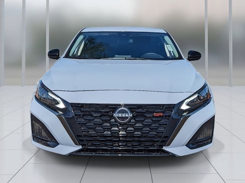 New 2025 Nissan Altima 2.5 SR image 8