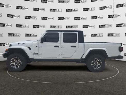 Used 2022 Jeep Gladiator Sport AWD/4WD image 3