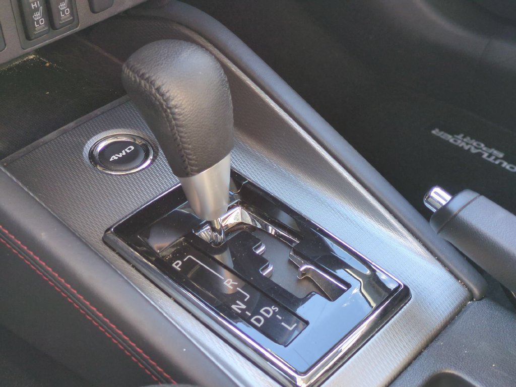 Used 2025 Mitsubishi Outlander Sport SE AWD/4WD image 19