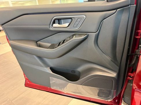 New 2026 Nissan Rogue Platinum image 21