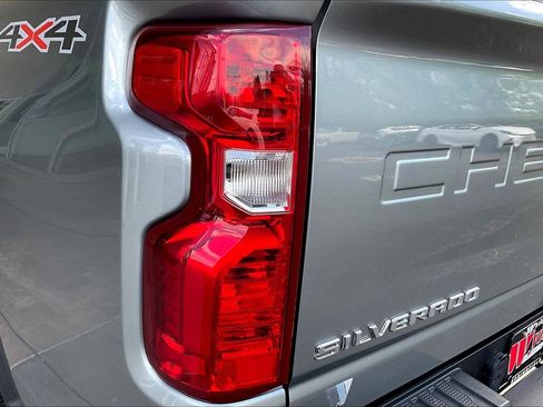Used 2024 Chevrolet Silverado 2500 W/T w/ WT Convenience Package AWD/4WD image 23