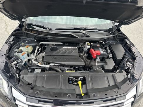 Used 2025 Nissan Rogue SV image 30