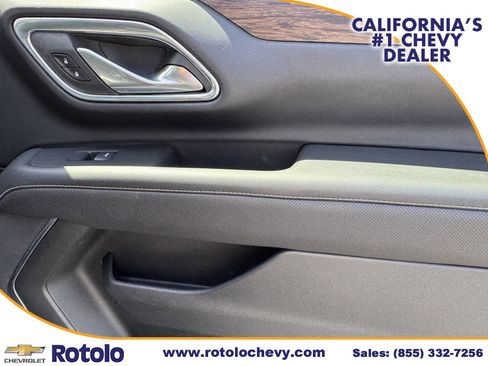 Used 2023 Chevrolet Suburban Premier AWD/4WD image 9