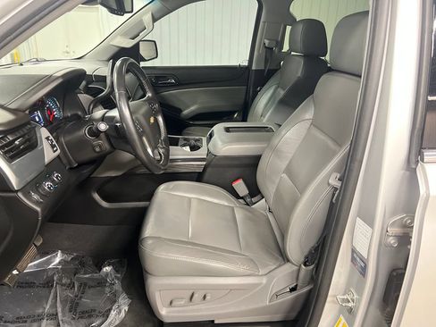 Used 2020 Chevrolet Suburban LT AWD/4WD image 12