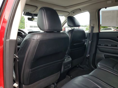 Used 2023 Nissan Pathfinder Platinum w/ Cargo Package AWD/4WD image 12