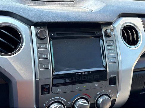 Used 2017 Toyota Tundra SR5 w/ SR5 Upgrade Package image 31