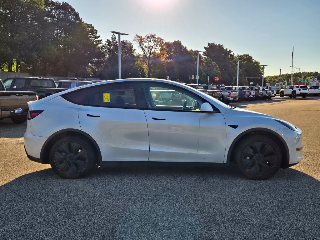 Used 2024 Tesla Model Y Long Range AWD/4WD image 7