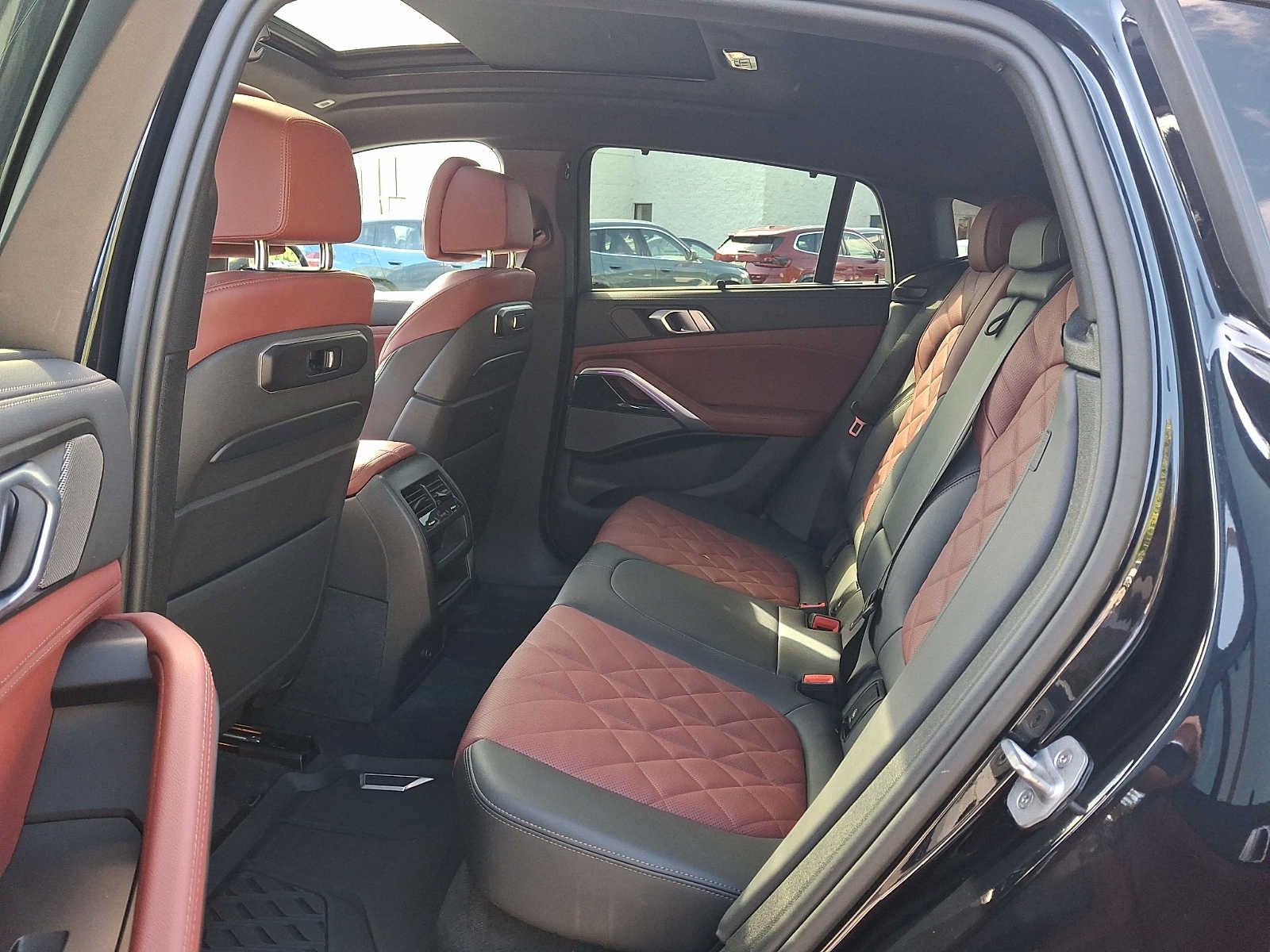 Used 2024 BMW X6 xDrive40i w/ Executive Package AWD/4WD image 9