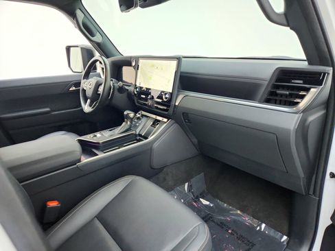 Used 2024 Lexus GX 550 AWD/4WD image 25