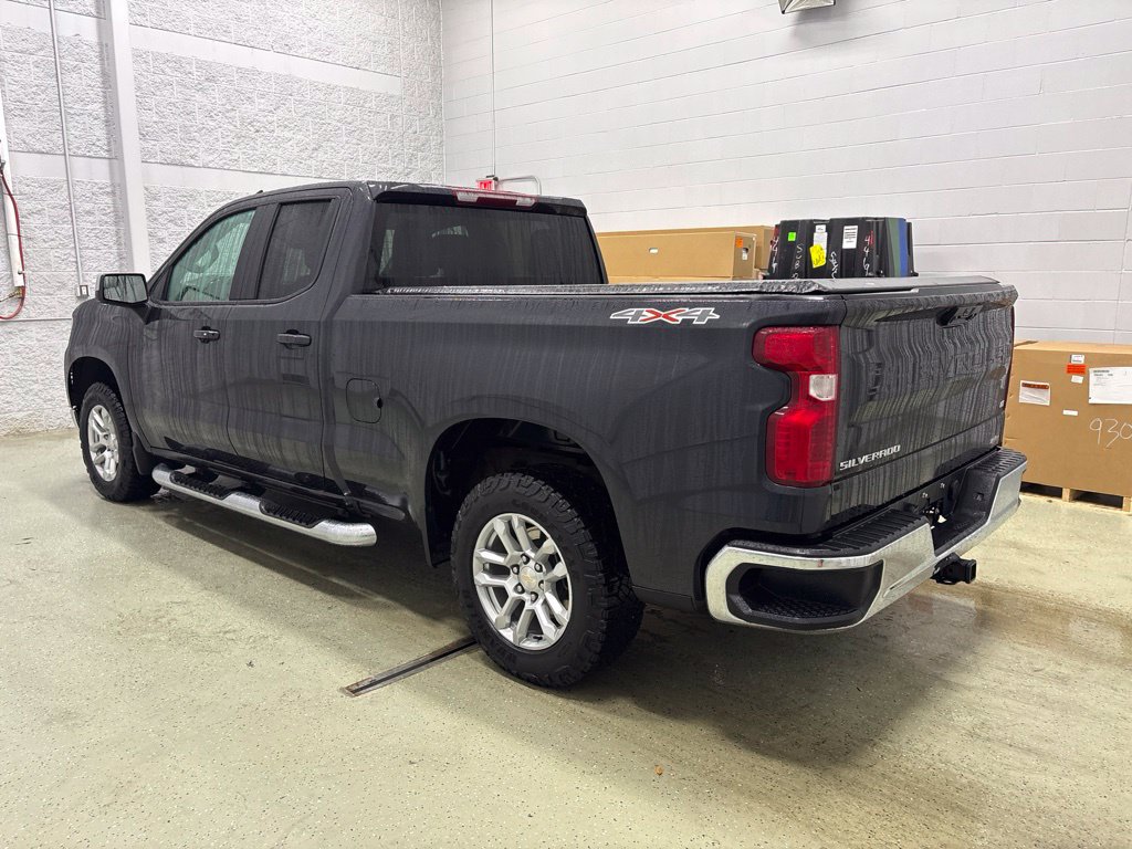 Used 2024 Chevrolet Silverado 1500 LT AWD/4WD image 7