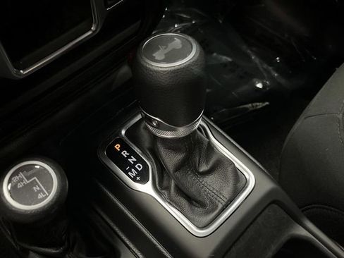 Used 2021 Jeep Wrangler Sport image 19