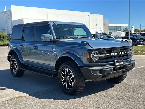 Used 2025 Ford Bronco Outer Banks AWD/4WD image 10