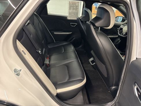 Used 2025 Kia K4 GT-Line w/ GT-Line Premium Package image 45