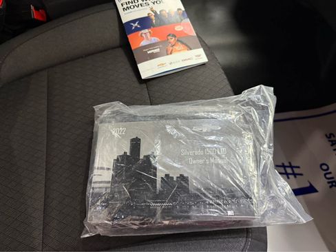 Used 2022 Chevrolet Silverado 1500 LT w/ Z71 Off-Road Package image 31