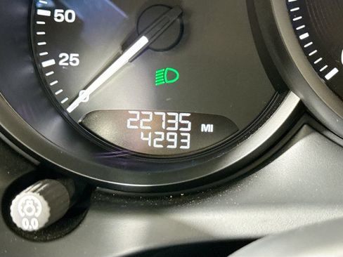 Certified 2023 Porsche Macan AWD/4WD image 14