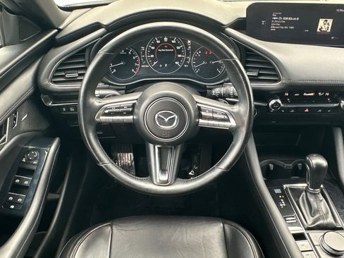 Used 2021 MAZDA MAZDA3 Hatchback w/Premium Plus Pkg image 14