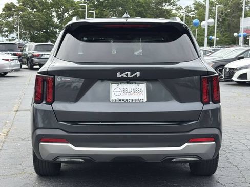 Used 2024 Kia Sorento S FWD image 24