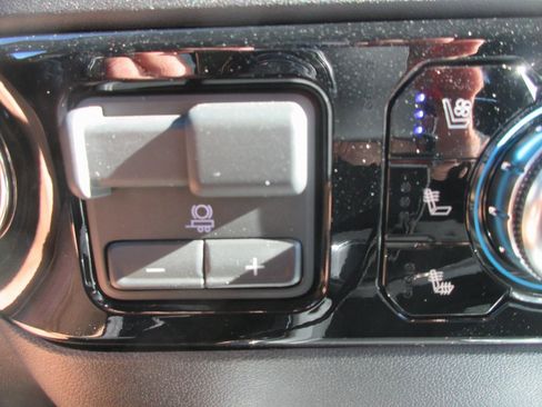 New 2026 GMC Sierra 2500 SLT image 22