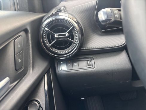 Used 2025 Chevrolet Equinox LT FWD image 35