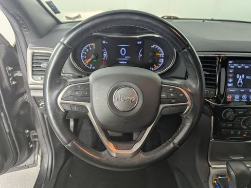 Used 2019 Jeep Grand Cherokee Altitude AWD/4WD image 13