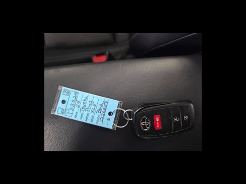 Used 2024 Toyota Prius XLE AWD/4WD image 26