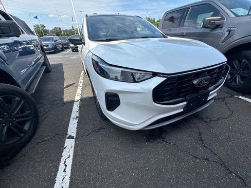 Used 2023 Ford Escape ST-Line w/ Tech Pack #1 AWD/4WD image 12