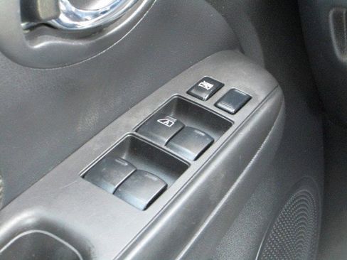 Used 2019 Nissan Versa SV FWD image 14