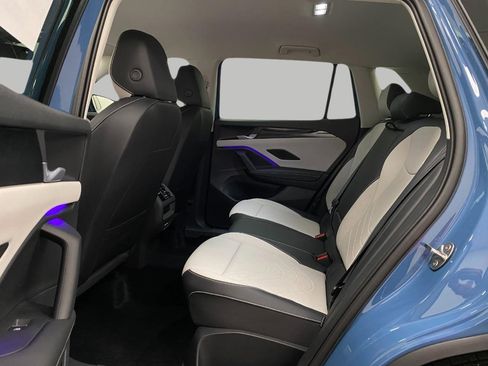 New 2025 Volkswagen Tiguan SE image 26