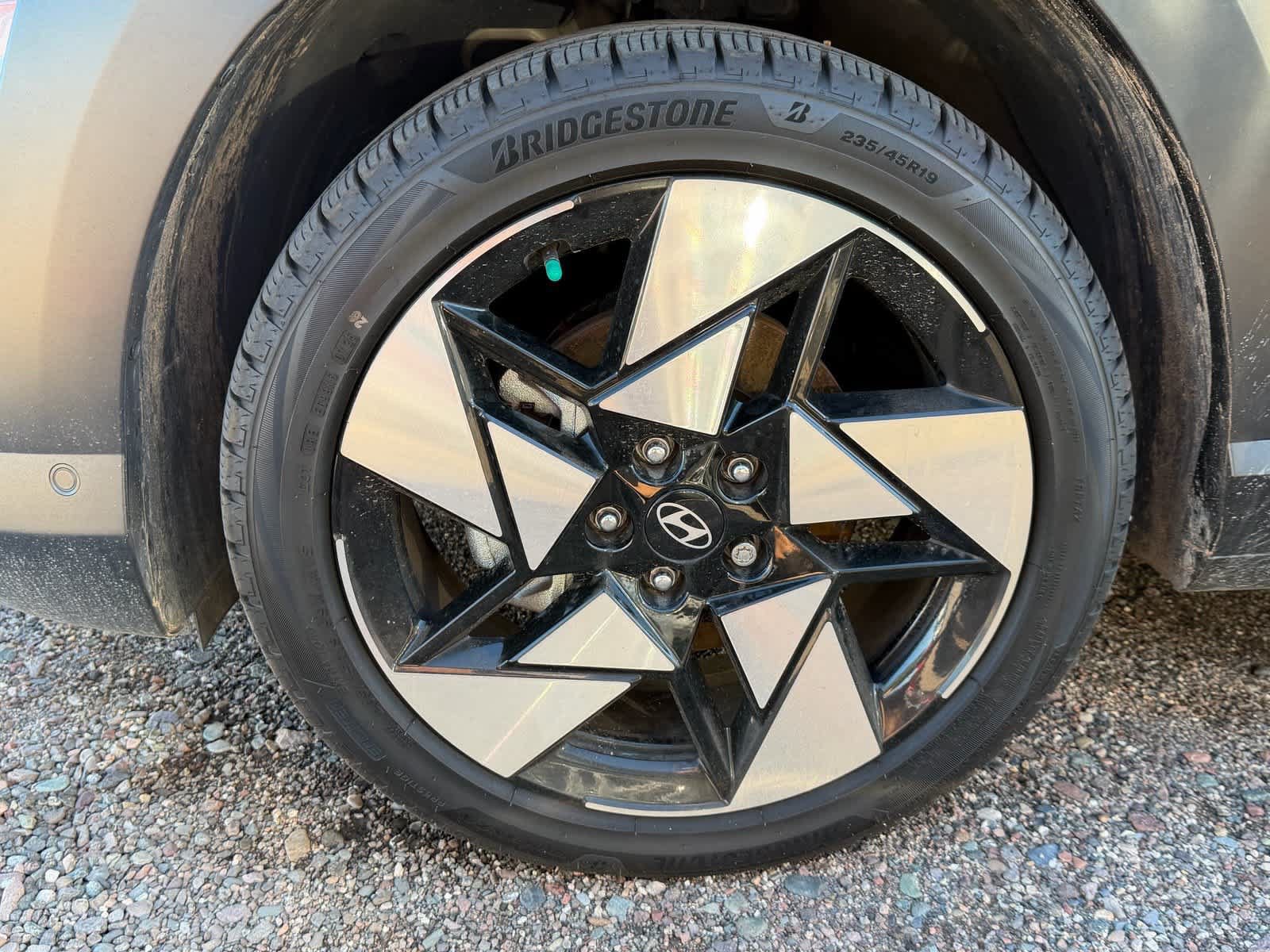 Used 2024 Hyundai Kona Limited FWD image 8