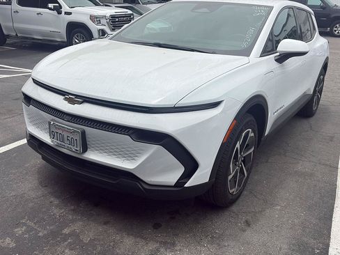 Used 2025 Chevrolet Equinox EV LT FWD image 2