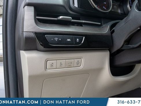 Used 2022 Kia Carnival SX FWD image 17