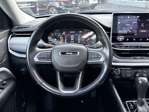 Used 2022 Jeep Compass Latitude w/ Sun and Sound Group AWD/4WD image 15