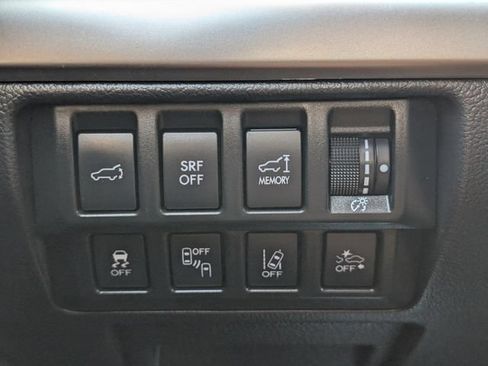 Used 2017 Subaru Outback 3.6R Limited AWD/4WD image 30