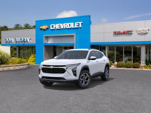 New 2026 Chevrolet Trax LT w/ LT Convenience Package FWD image 8