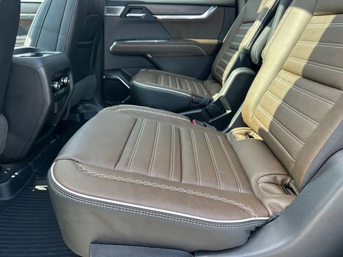 New 2026 GMC Acadia Denali Ultimate w/ LPO, Floor Liner Package image 21