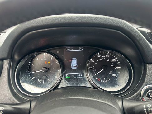 Used 2017 Nissan Rogue SV w/ SV Premium Package AWD/4WD image 12