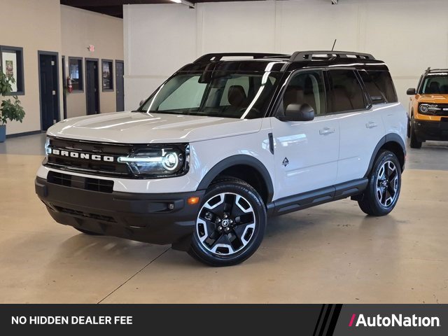 Certified 2023 Ford Bronco Sport Outer Banks w/ Tech Package AWD/4WD image 1