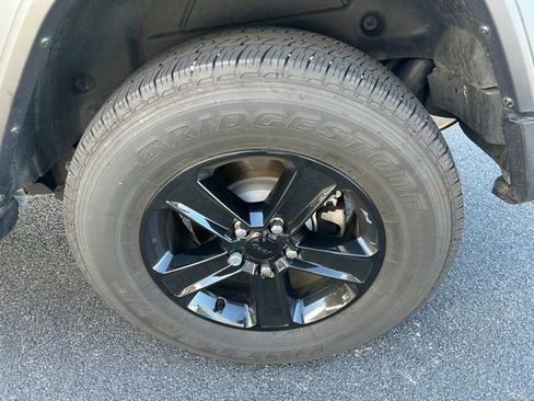 Used 2023 Jeep Wrangler Sport image 26