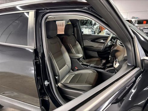 Used 2023 Chevrolet TrailBlazer LT FWD image 10