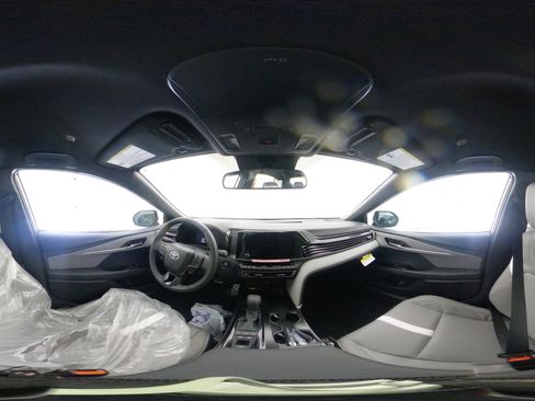 New 2026 Toyota Camry SE FWD image 33