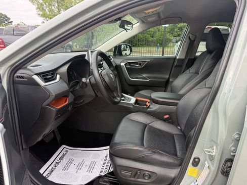 Used 2019 Toyota RAV4 Adventure AWD/4WD image 7