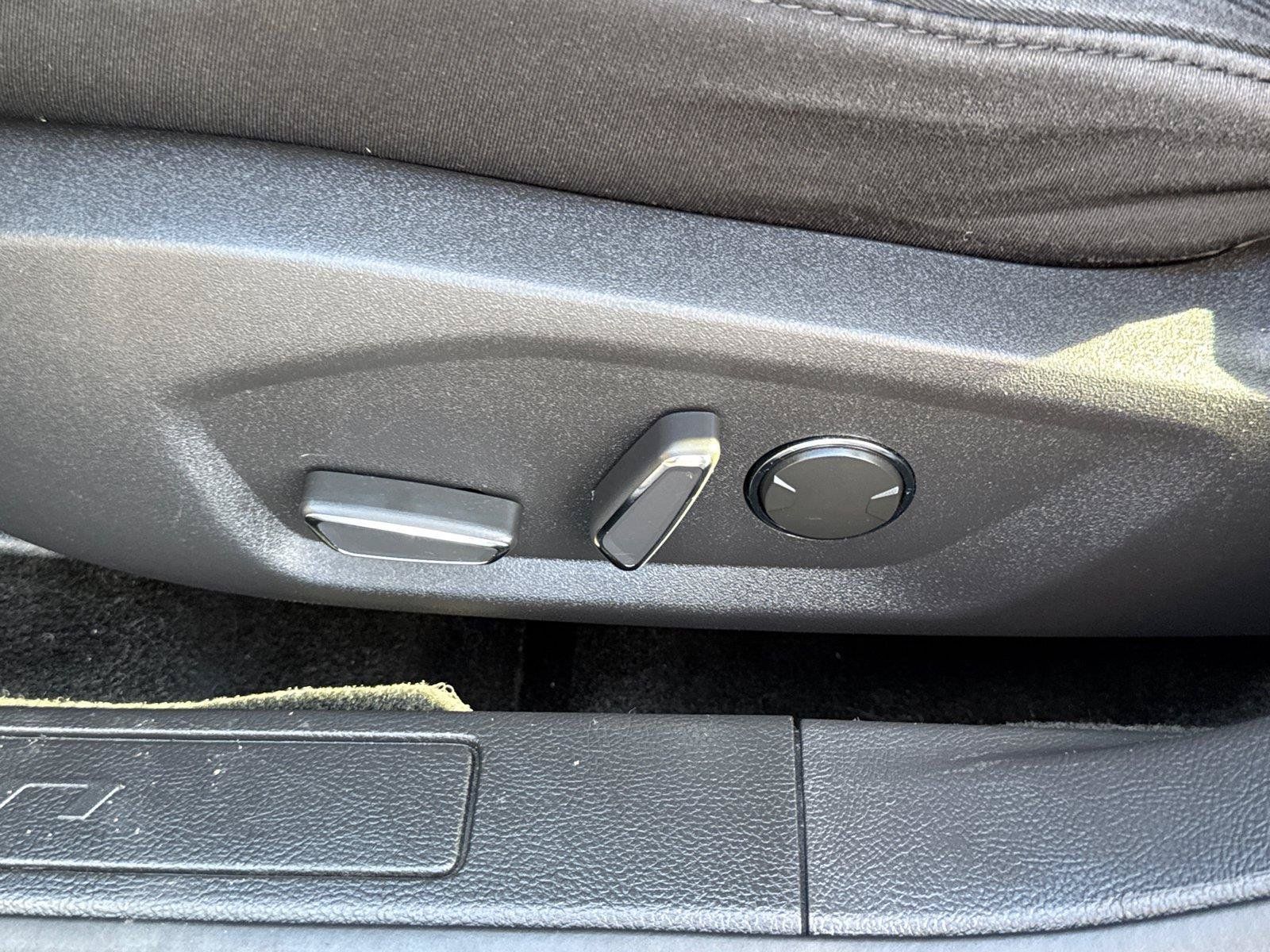 Used 2016 Ford Fusion SE FWD image 26