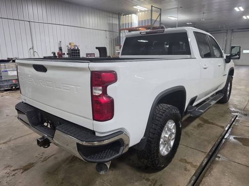 Used 2022 Chevrolet Silverado 2500 LT w/ Convenience Package AWD/4WD image 8