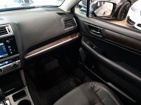 Used 2016 Subaru Outback 2.5i Limited w/ Popular Package #4 image 10