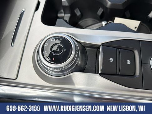 Used 2023 Ford Explorer Limited w/ Equipment Group 301A AWD/4WD image 24
