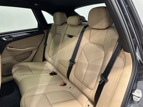 Certified 2026 Porsche Macan AWD/4WD image 35