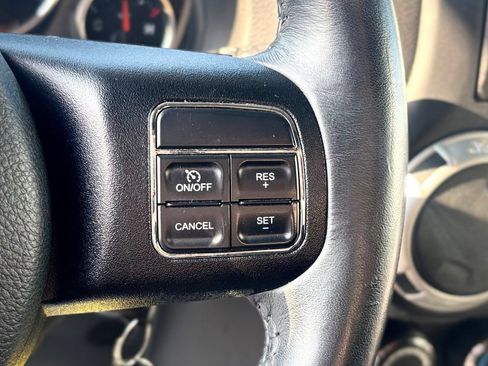 Used 2016 Jeep Wrangler Unlimited Sahara image 29