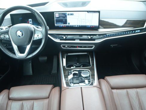 Used 2025 BMW X5 xDrive50e AWD/4WD image 17