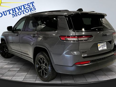 Used 2024 Jeep Grand Cherokee L Laredo AWD/4WD image 5