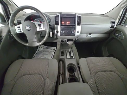 Used 2016 Nissan Frontier SV image 10